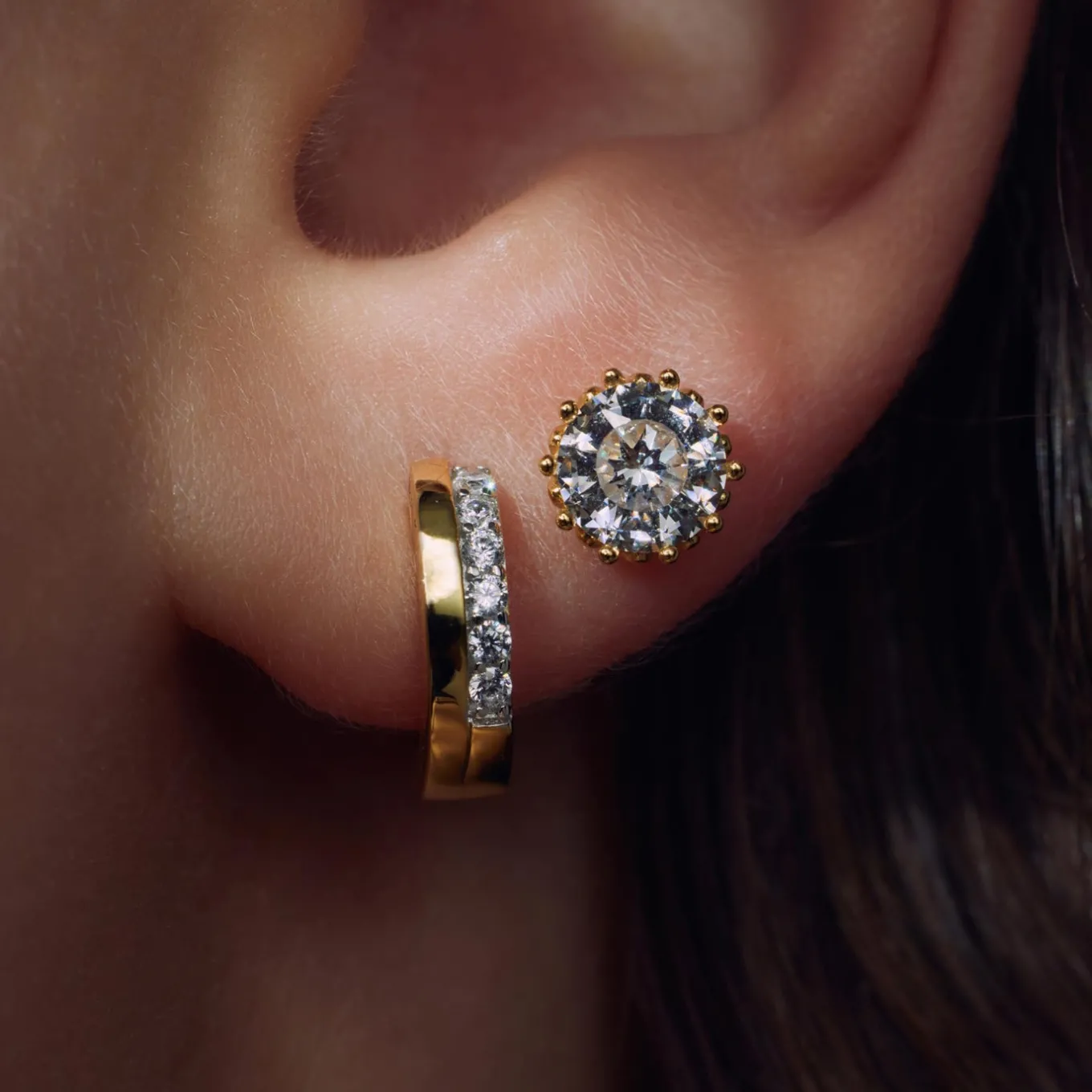 cento_luci_rosia__sterlin_2-6.webp Cento Luci Rosia 925 sterling zilver gold plated Oorknoppen met zirkonia steen