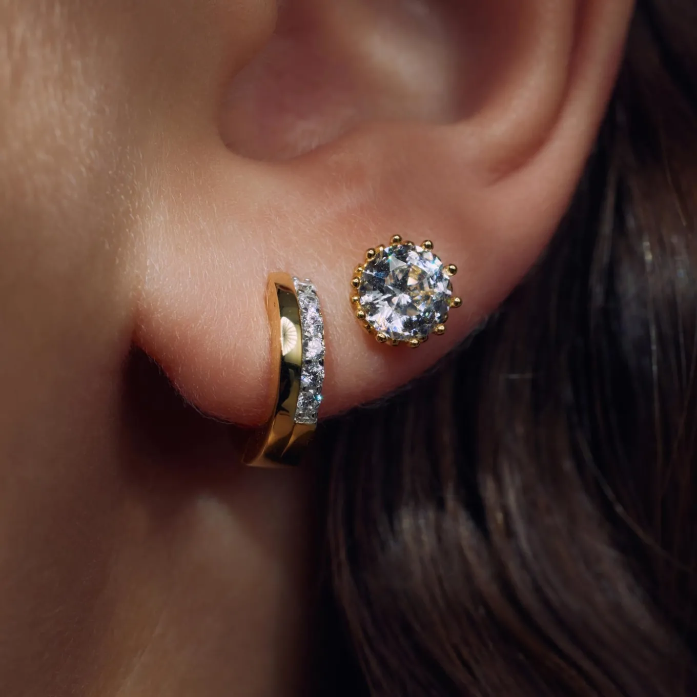 cento_luci_rosia__sterlin_3-6.webp Cento Luci Rosia 925 sterling zilver gold plated Oorknoppen met zirkonia steen